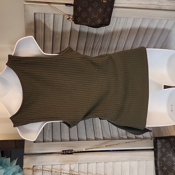 Express brand tank top - Picture 4 of 8